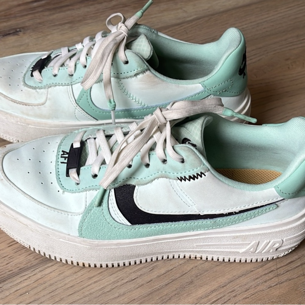 Nike Air Women's Sneakers Mint Green and White